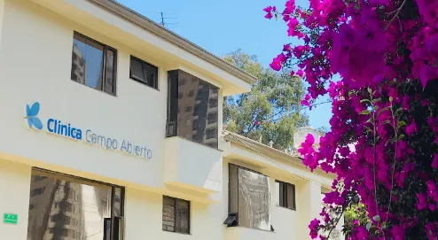 fachada clinica campo abierto